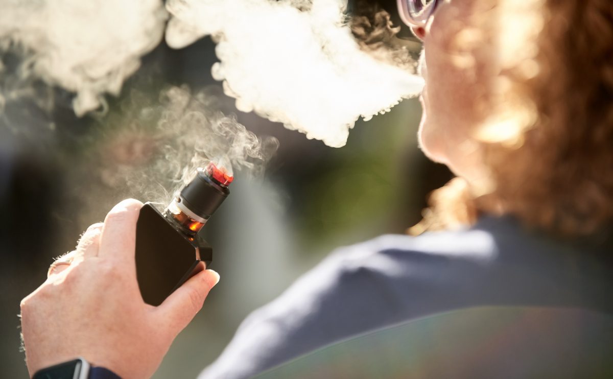 Vapes com medidas de segurança apropriadas são recomendados para adultos